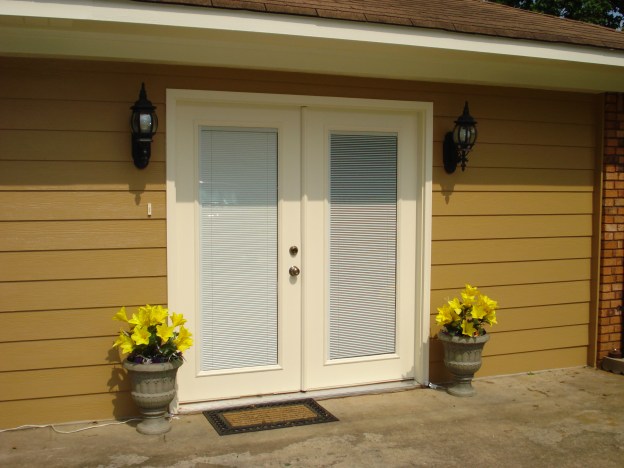 Siding - Nutmeg     Trim and Doors - Summer White
